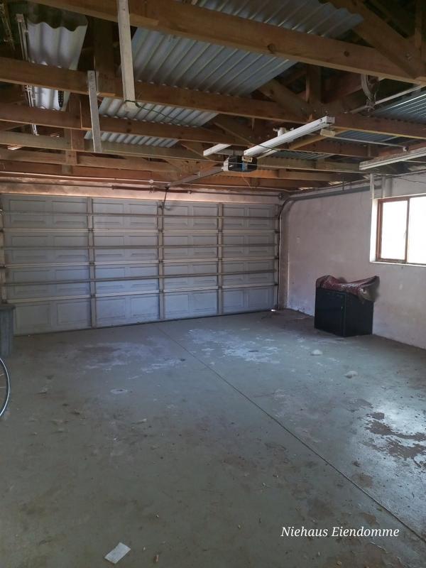 To Let 3 Bedroom Property for Rent in Golden Acre Western Cape